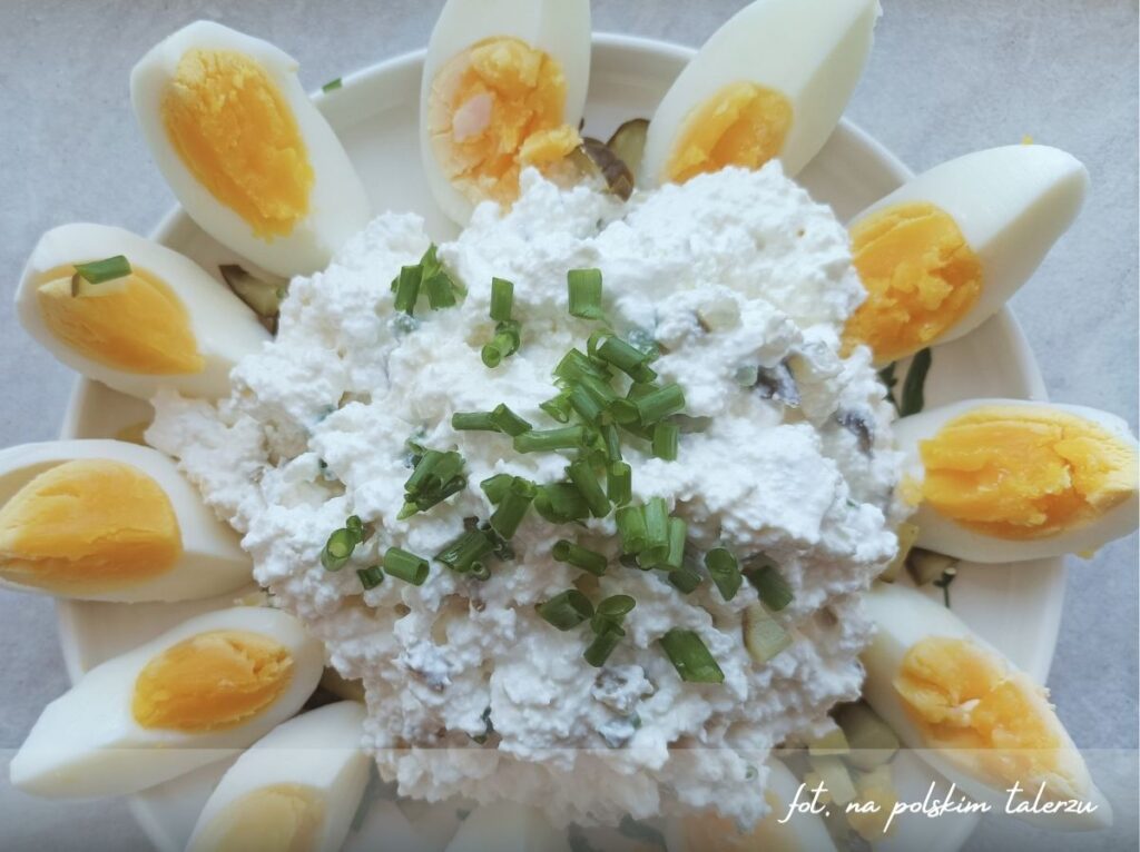 twarożek, twaróg, ser biały z ogórkiem