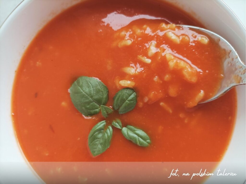 Zupa pomidorowa z pieczoną papryką