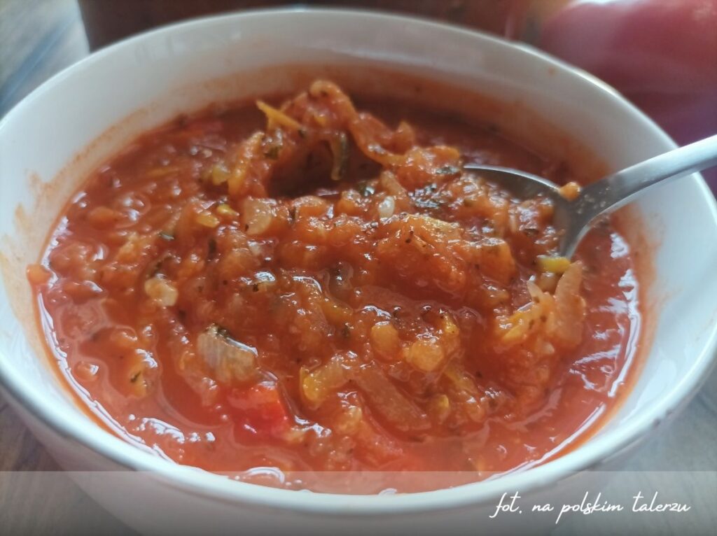 sos do makaronu na zimę z cukinią