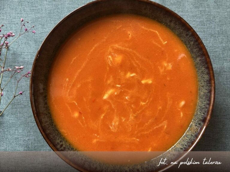 Zupa pomidorowa – sprawdzony przepis na pyszną pomidorówkę