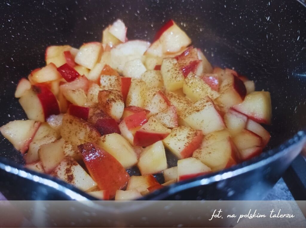 Ryz na mleku z jabłkami, 2