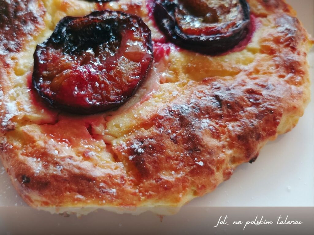 ze śliwkami, placki twarogowe, placki serowe