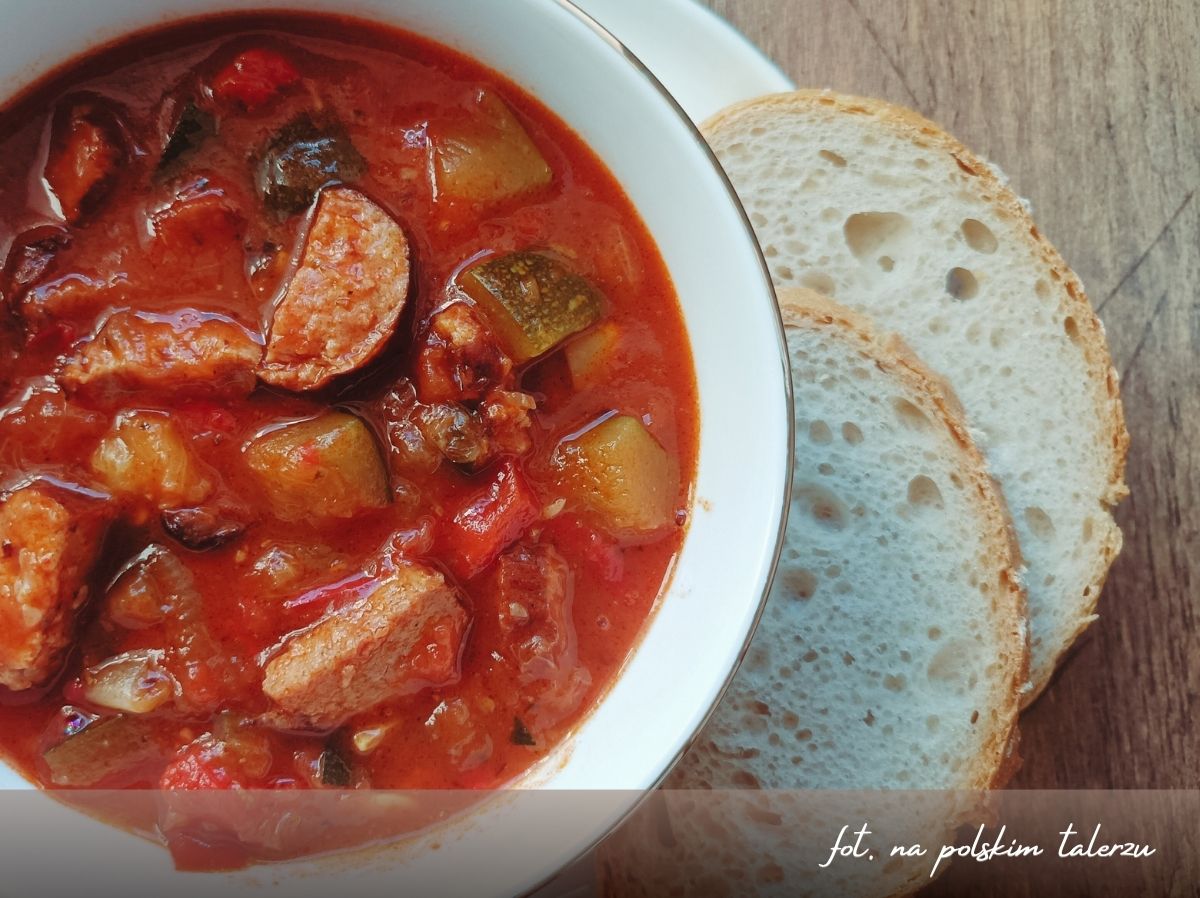 Zupa z kiełbasą, leczo, leczczo, 