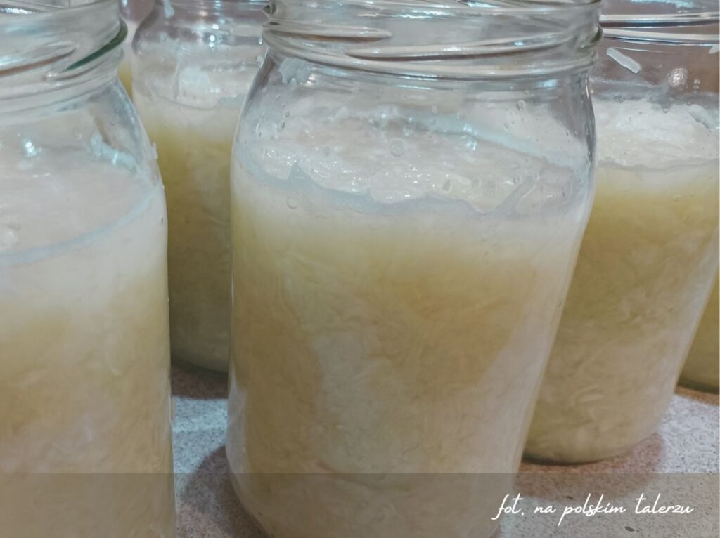 Jak kisić kapustę Kapusta kiszona w słoikach