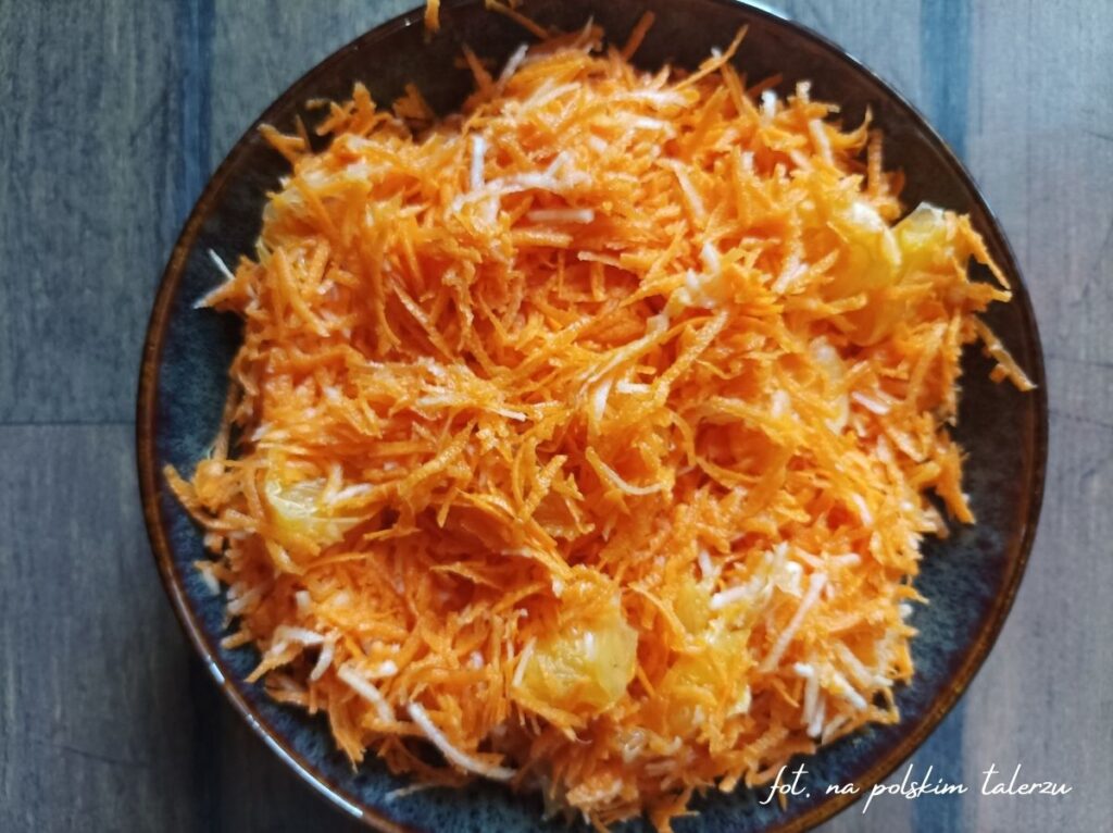 Surówka z marchewki i selera z pomarańczą, surówka dla dzieci, 