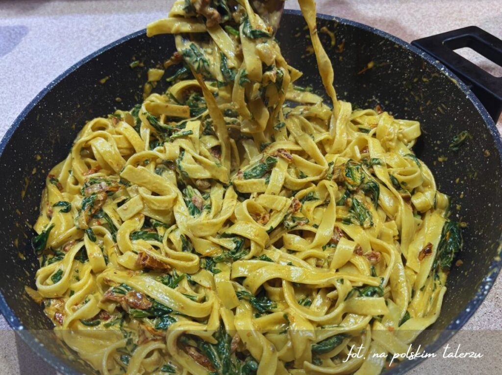 Makaron ze szpinakiem i mascarpone