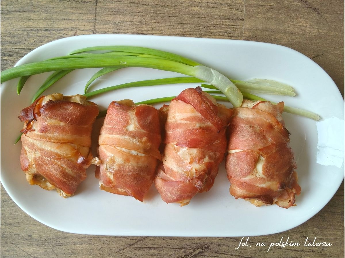 Roladki z piersi kurczaka zawijane w boczku Roladki z piersi kurczaka