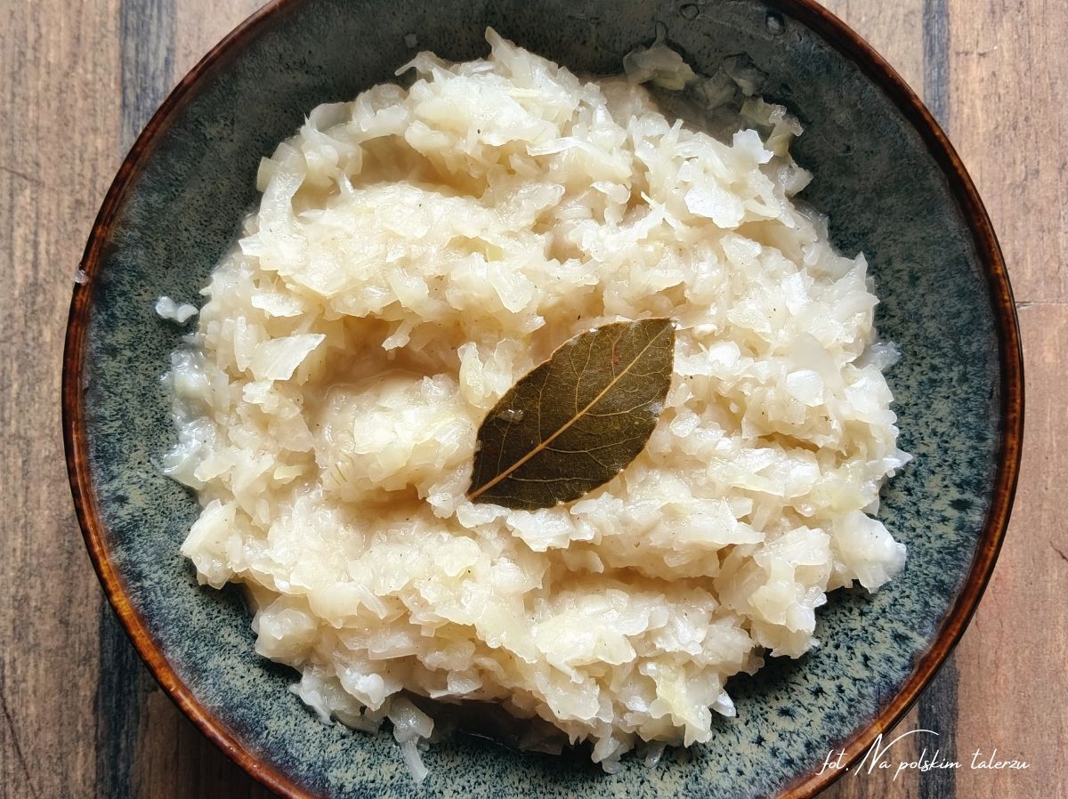 Biala kapusta zasmazana