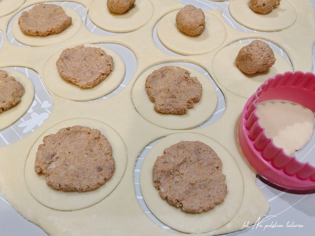 Pierogi z mięsem, 2